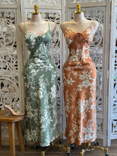 Satin Rose Detail Maxi Dress- Not Stretchy, No Estira