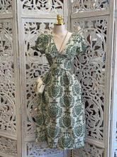 Green Pattern Midi Dress- Slightly Stretchy, Estira Poco