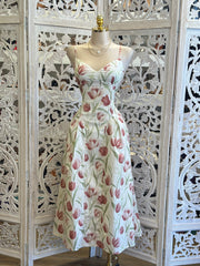 Tulip Print Midi Dress- Slightly Stretchy, Estira Poco