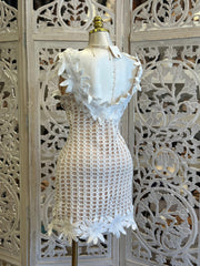 Crochet Floral Dress - Estira Poco , Slightly Stretchy