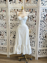 Corset White Midi Dress -Estira Poco , Slightly Stretchy