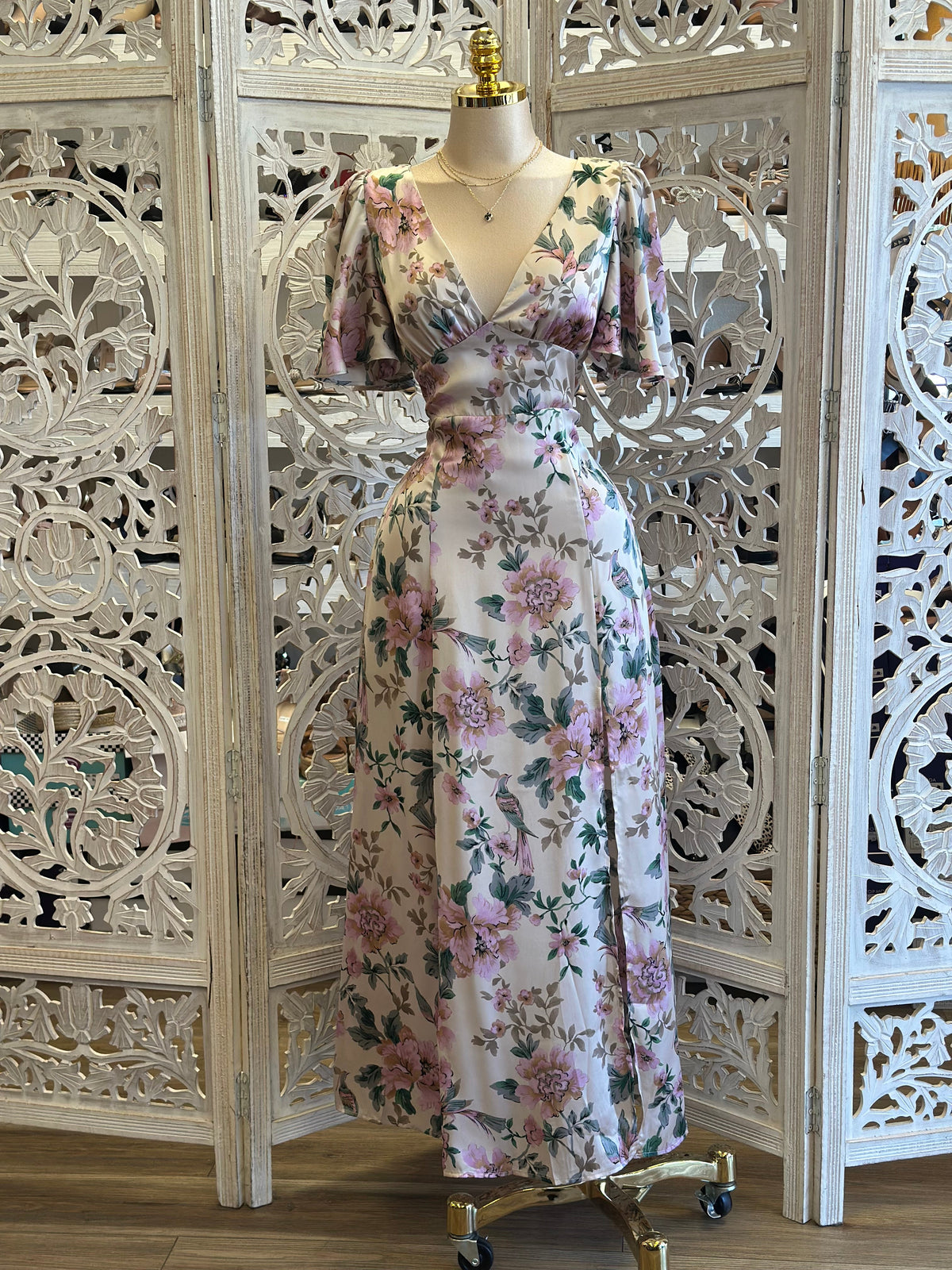 Petal Foral V Dress-No Estira, Not Stretchy