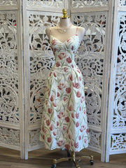 Tulip Print Midi Dress- Slightly Stretchy, Estira Poco