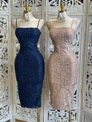 Sequin Lace Midi Dress- Stretchy ,Estira muy poco
