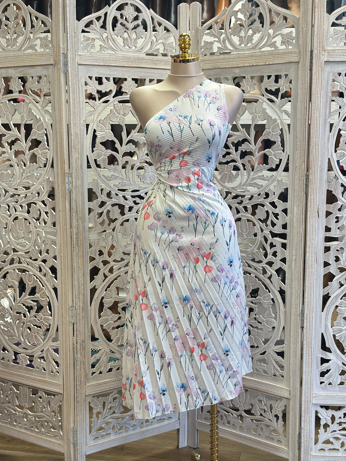 Pleated Floral One Sleeve Dress- Not Stretchy no estira