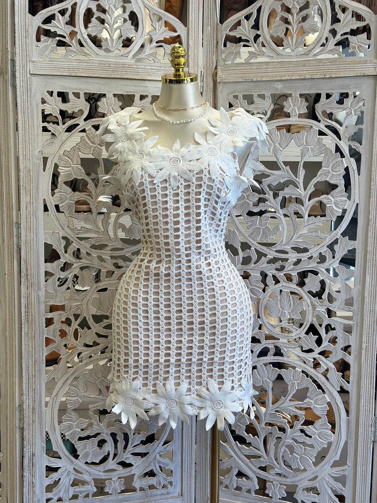 Crochet Floral Dress - Estira Poco , Slightly Stretchy