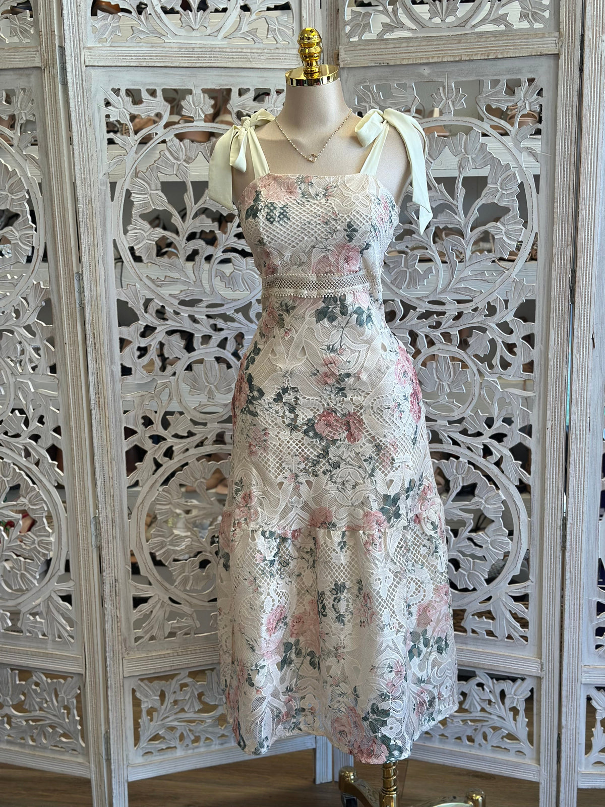 Ribbon Sleeve Floral Crochet Midi Dress- Not Stretchy ,No Estira