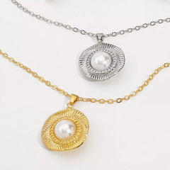 Alloy Pearl Pendant Necklace