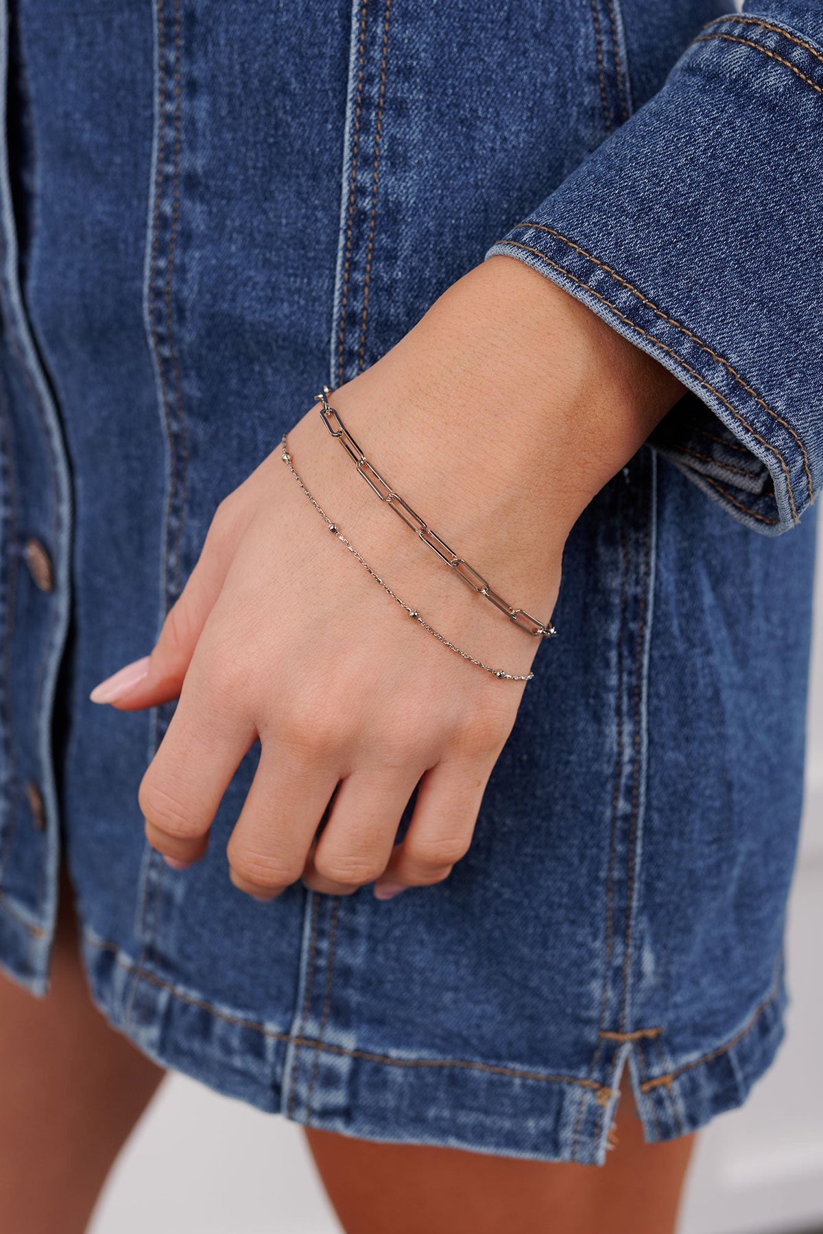 Clutch In Hand Layered Chain Bracelet (Silver)